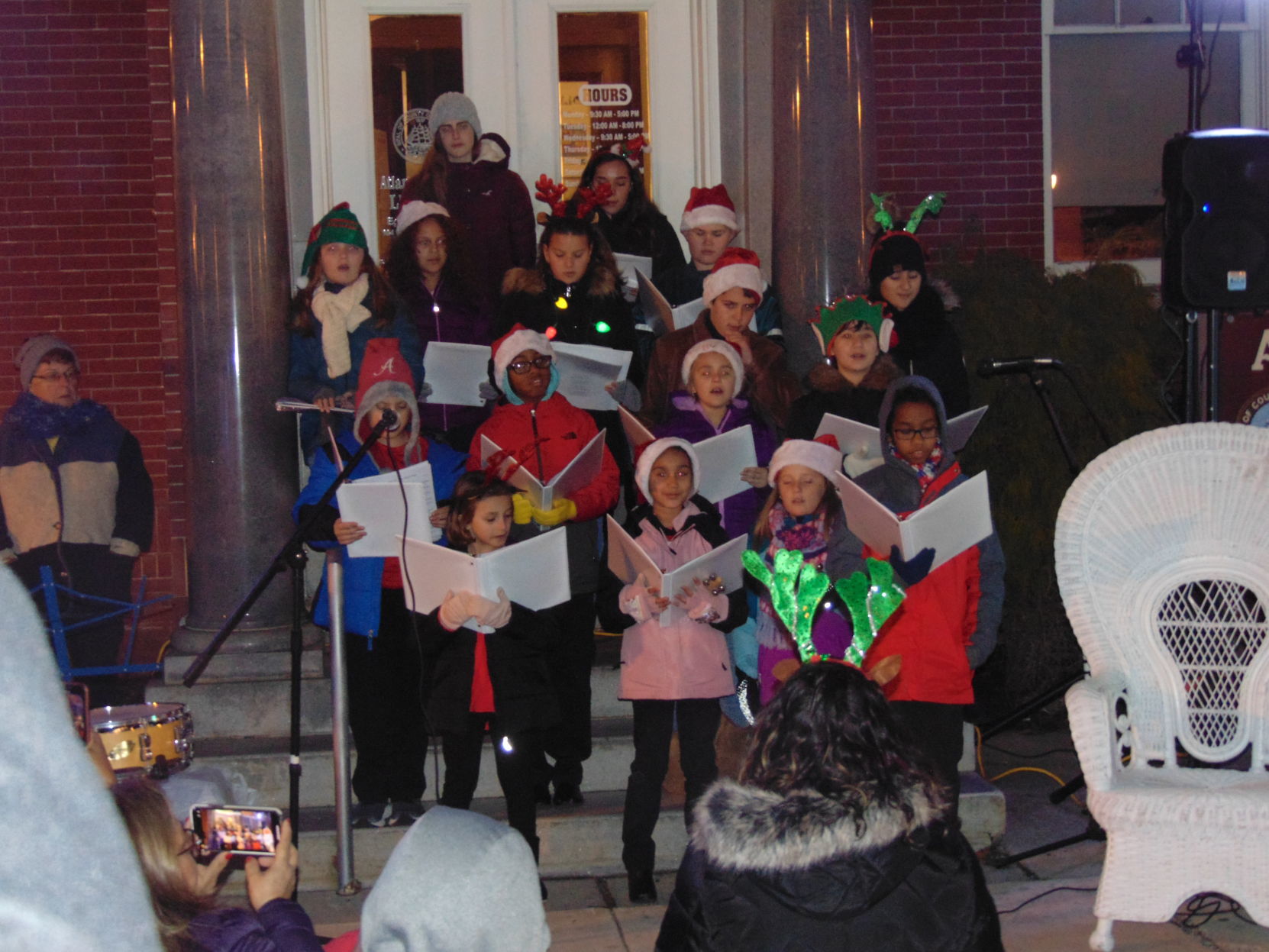 GAL EHC tree lighting 143a 1211-2